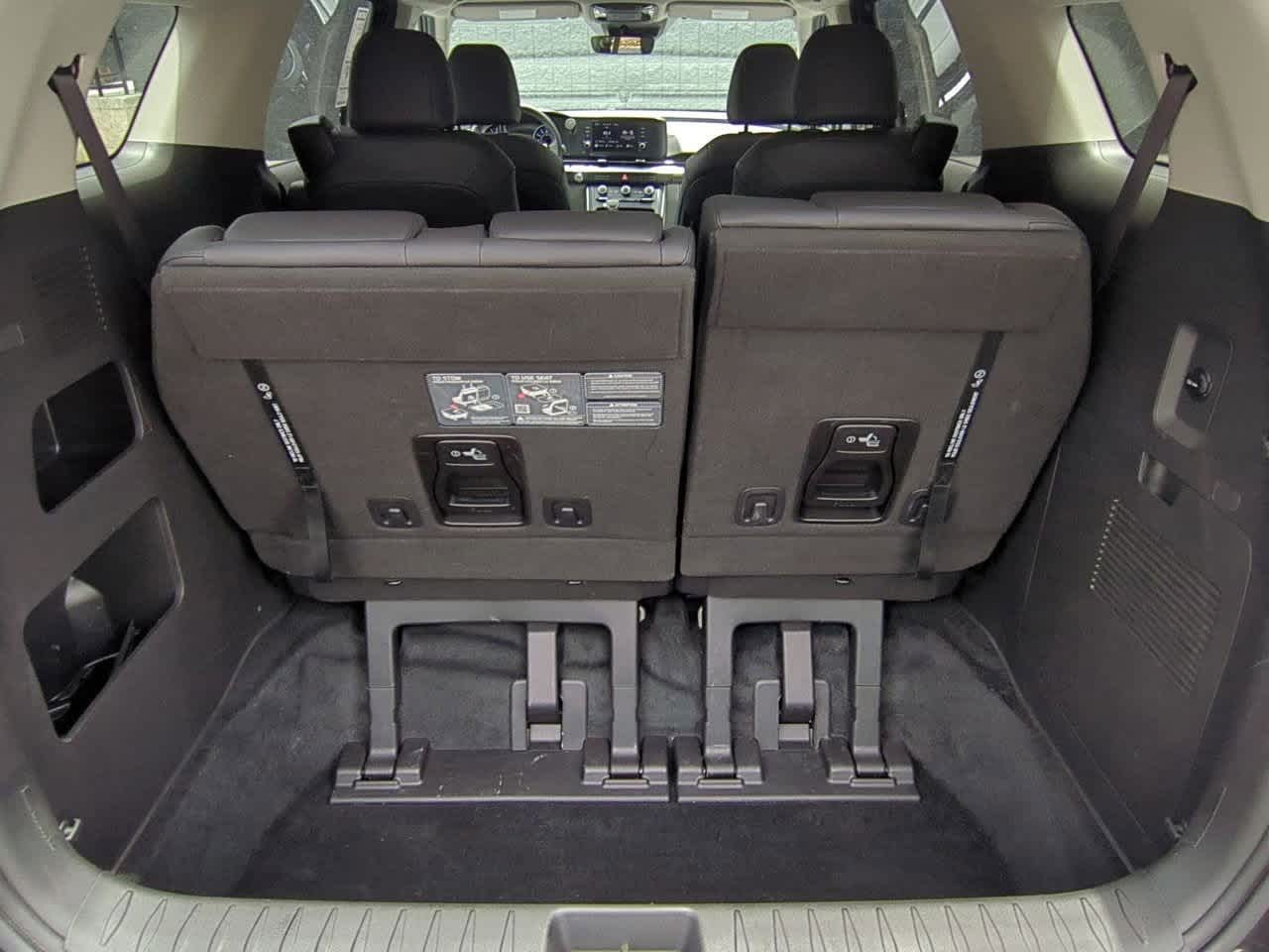 Thumbnail: 2024 Kia Carnival - 33