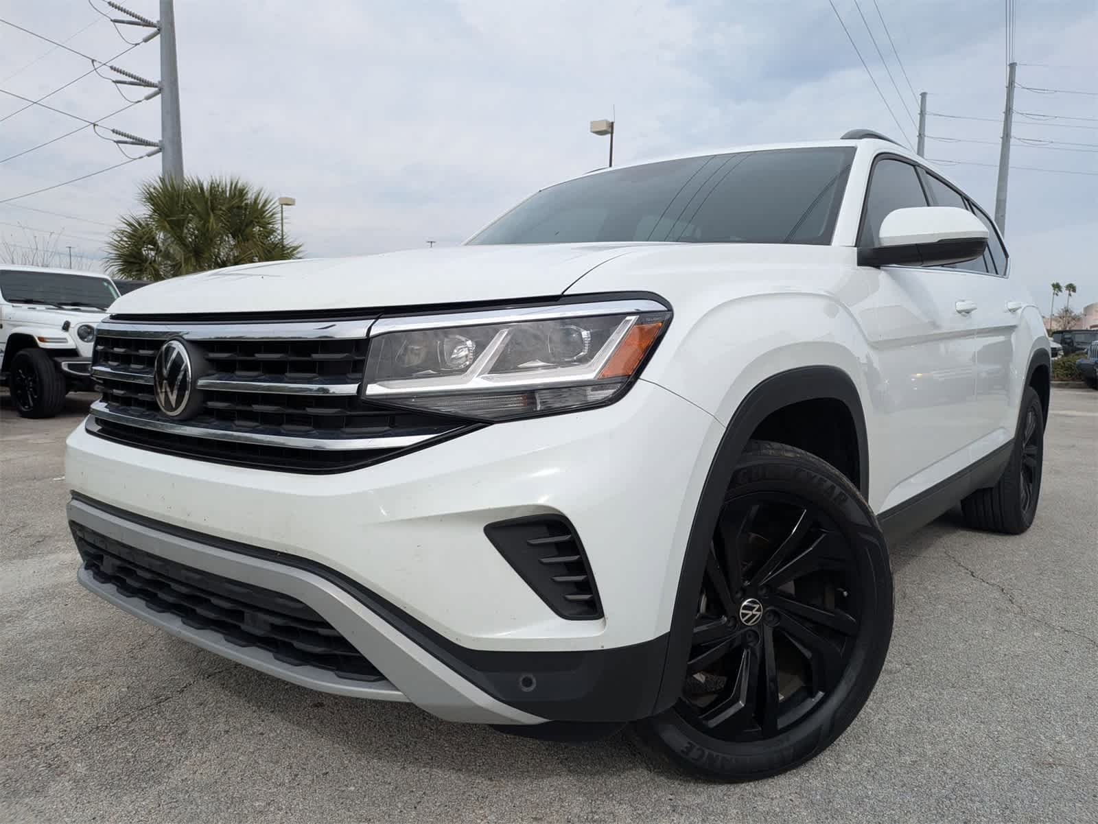 Thumbnail: 2023 Volkswagen Atlas - 1