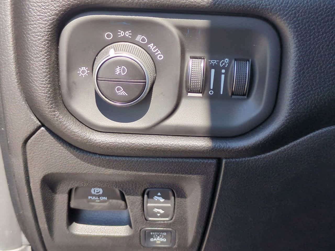 Thumbnail: 2026 RAM 1500 - 17