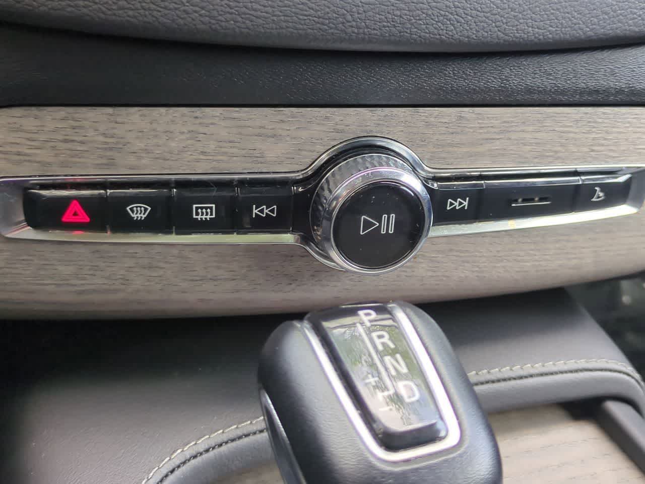 Thumbnail: 2022 Volvo XC90 - 18