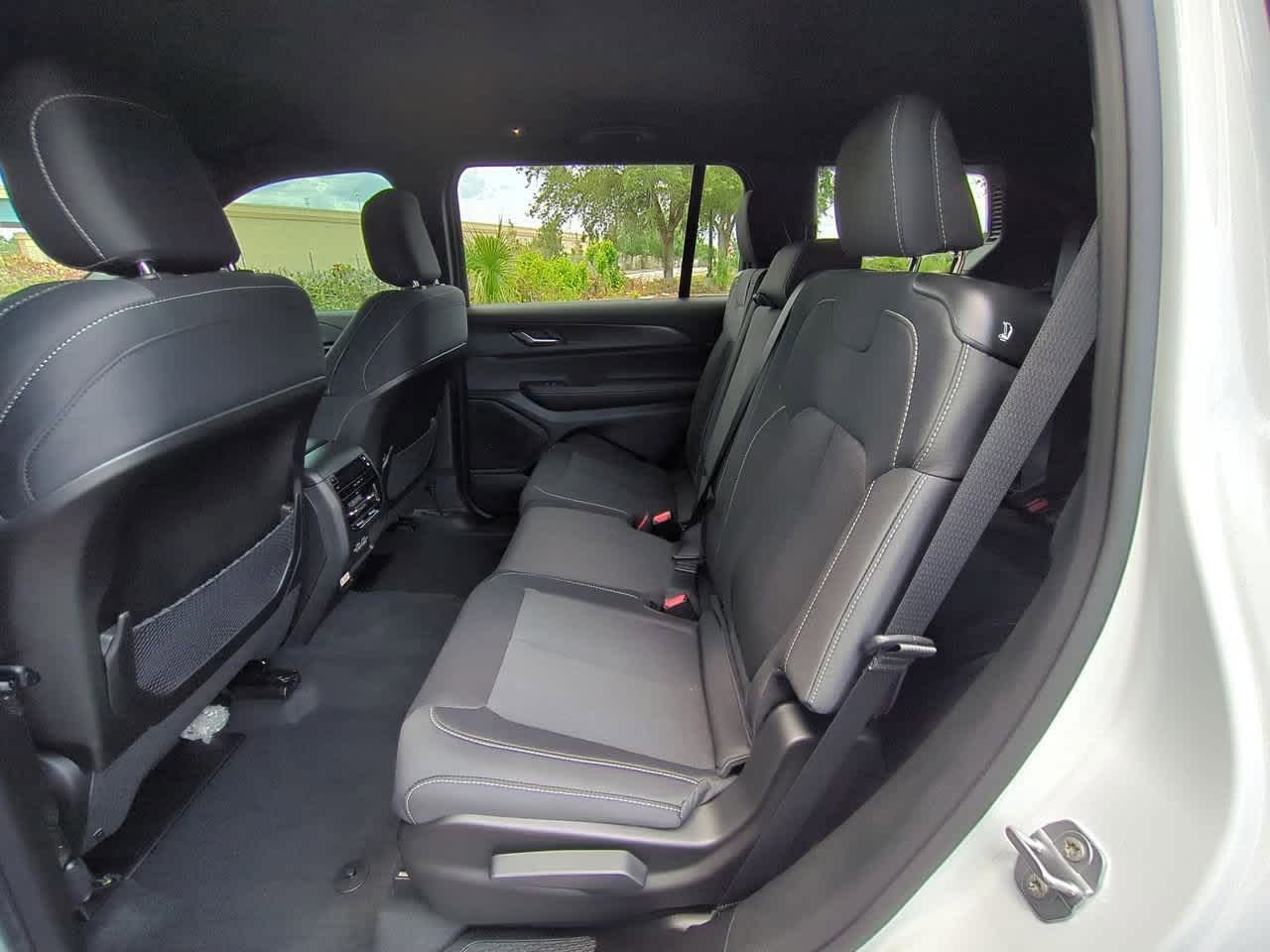 Thumbnail: 2025 Jeep Grand Cherokee L - 20