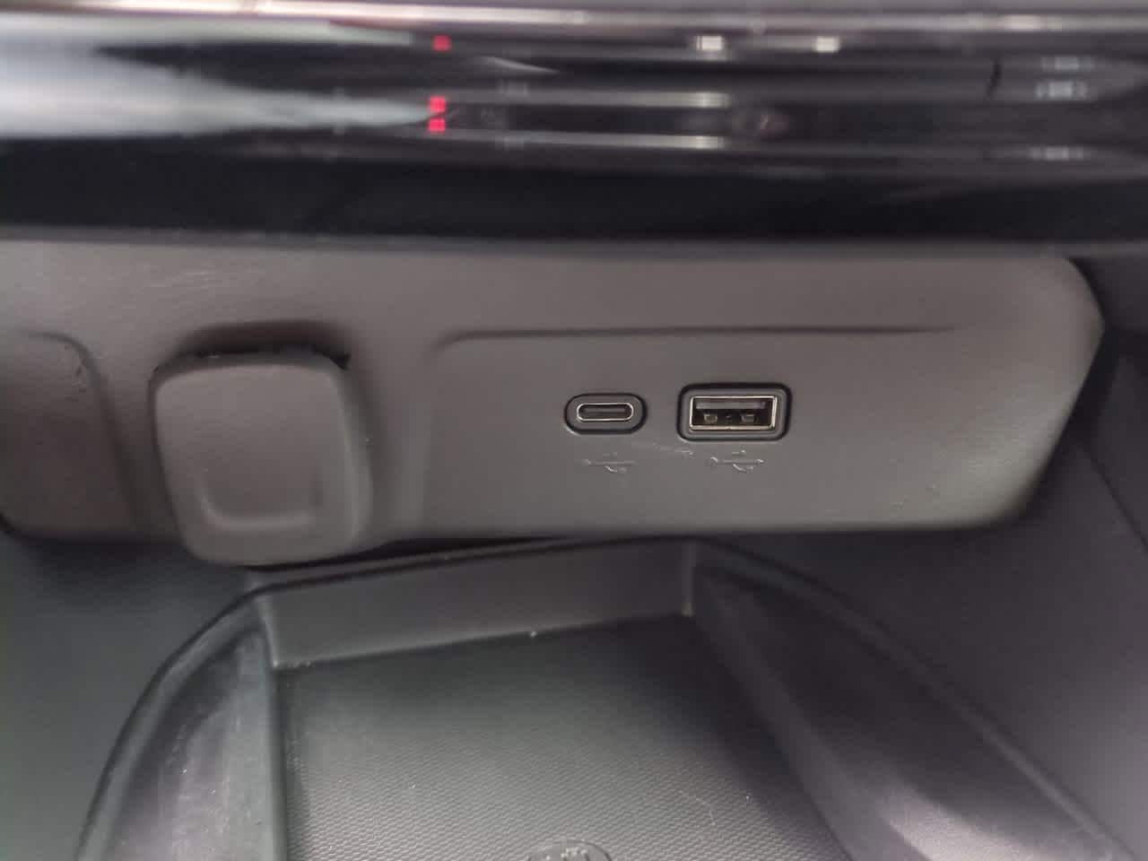 Thumbnail: 2025 Chevrolet Trax - 33