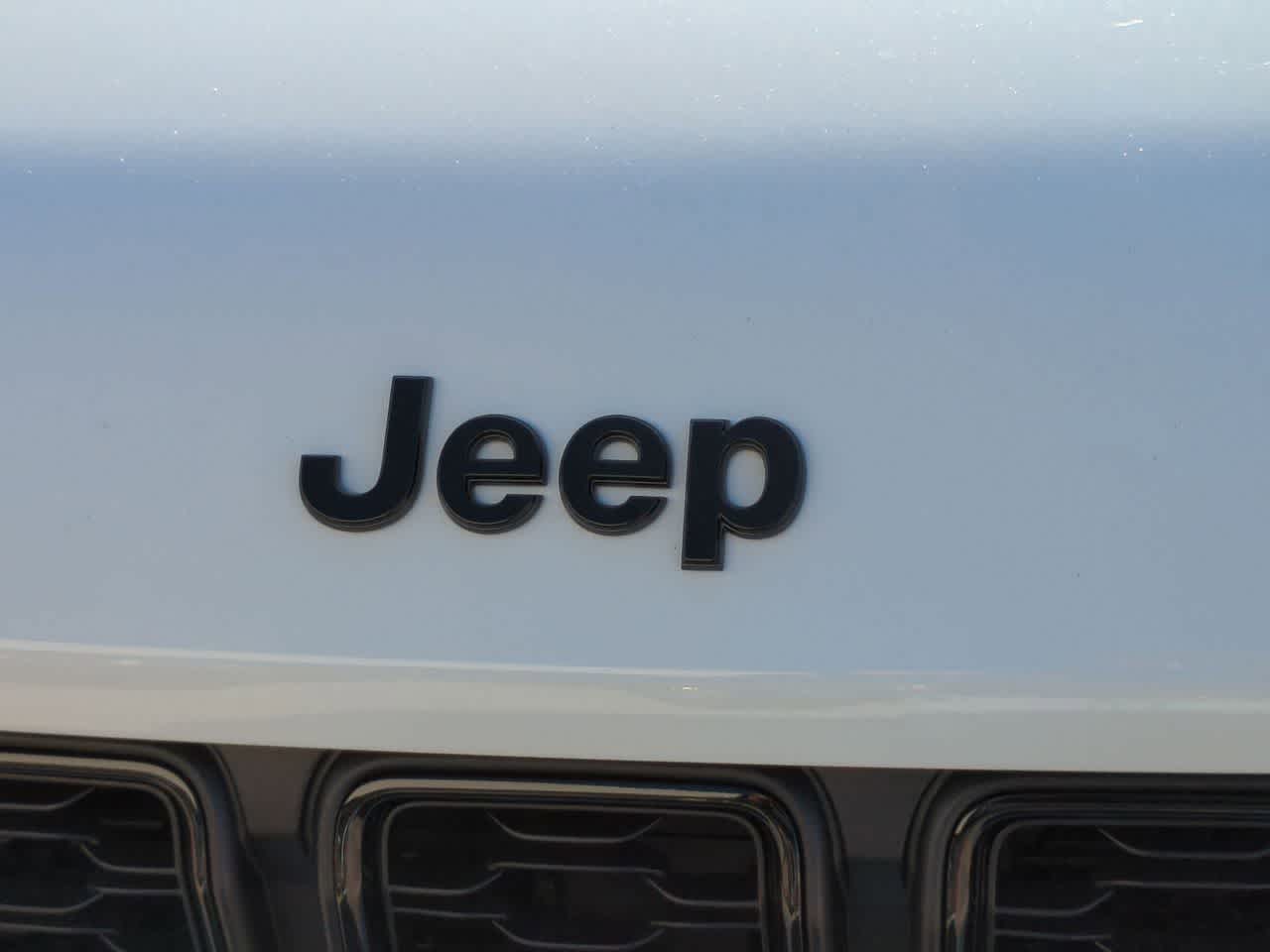 Thumbnail: 2025 Jeep Grand Cherokee - 12