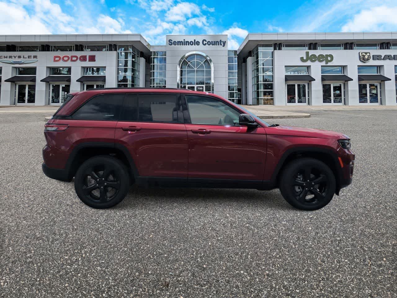 Thumbnail: 2023 Jeep Grand Cherokee - 9