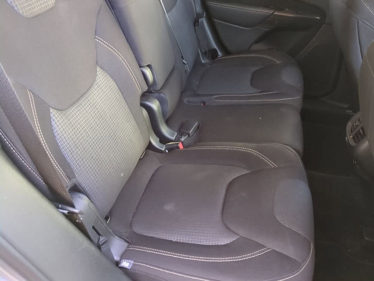 Thumbnail: 2017 Jeep Cherokee - 20