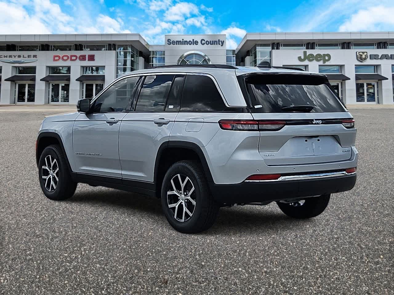 Thumbnail: 2025 Jeep Grand Cherokee - 6