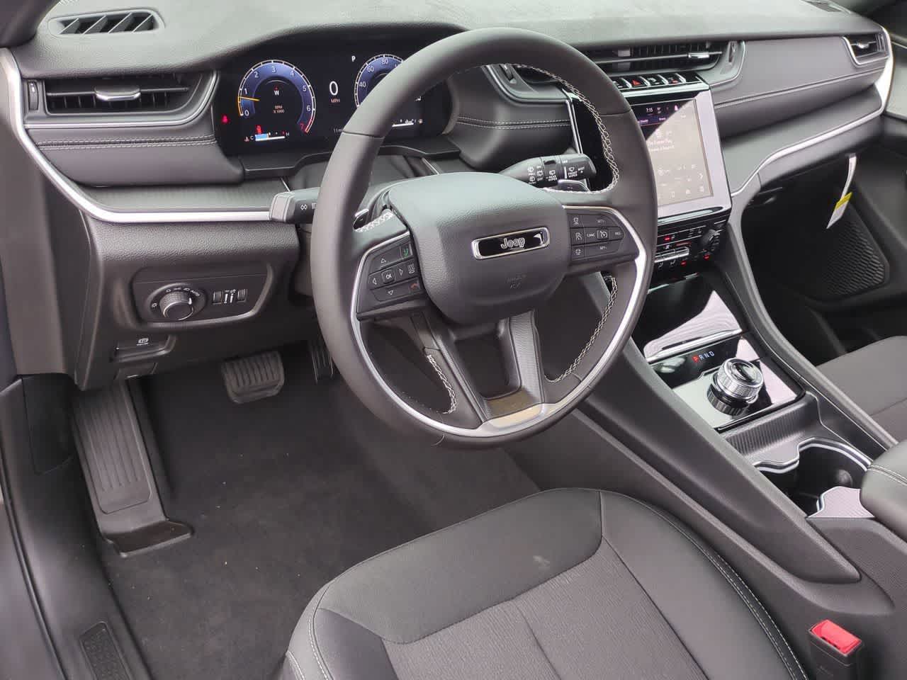 Thumbnail: 2025 Jeep Grand Cherokee - 10