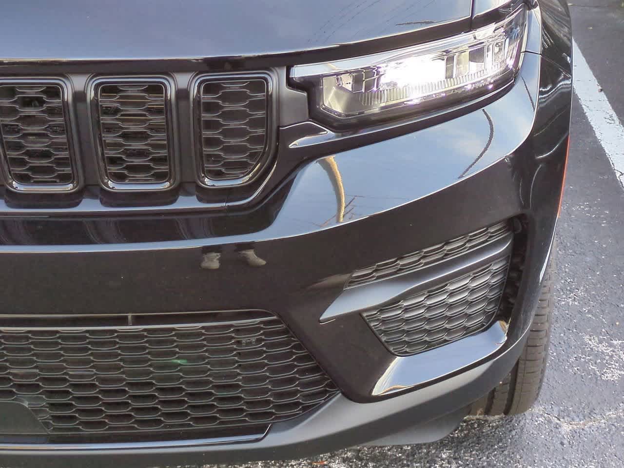 Thumbnail: 2025 Jeep Grand Cherokee - 11