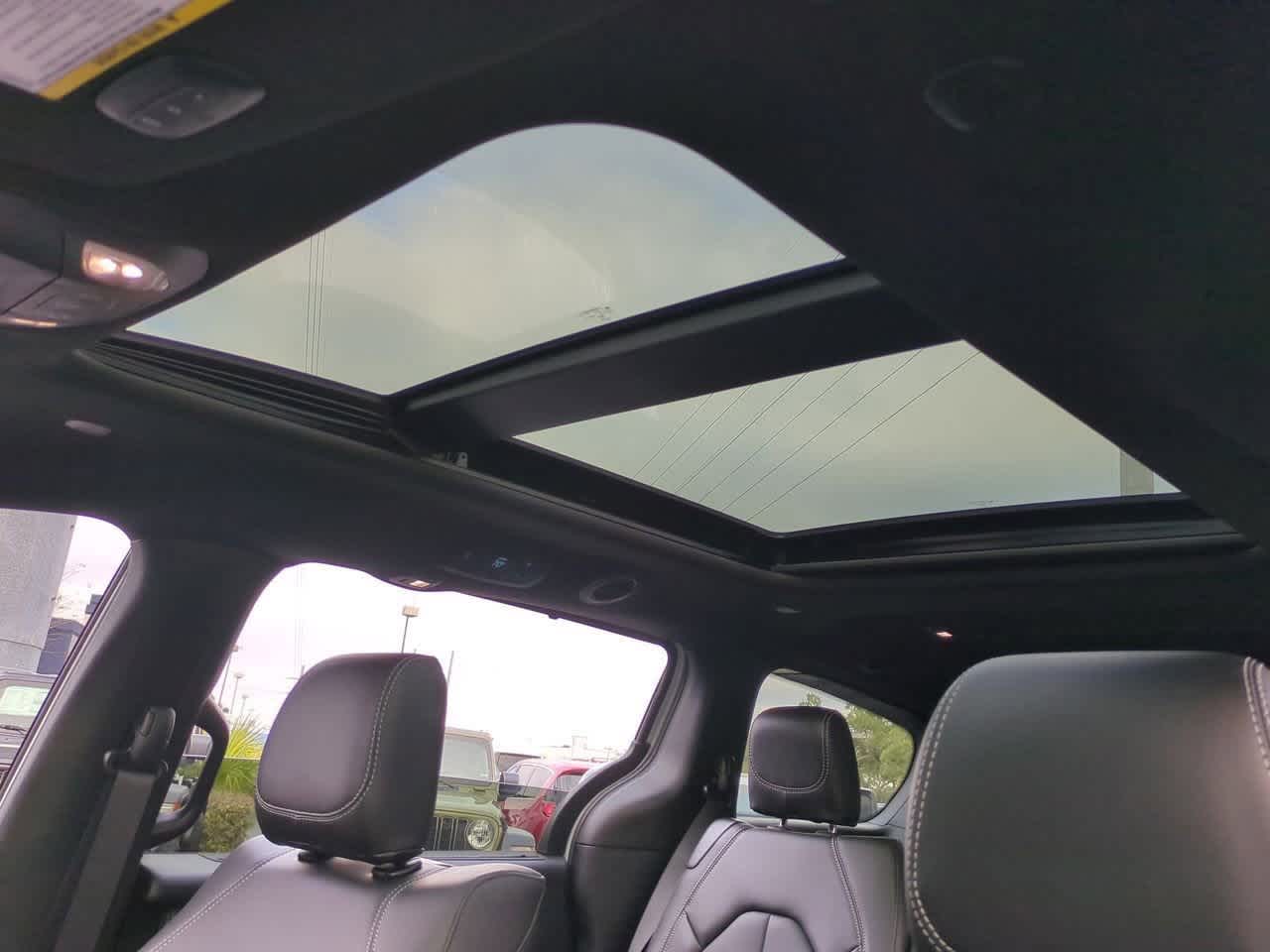 Thumbnail: 2026 Chrysler Pacifica - 20