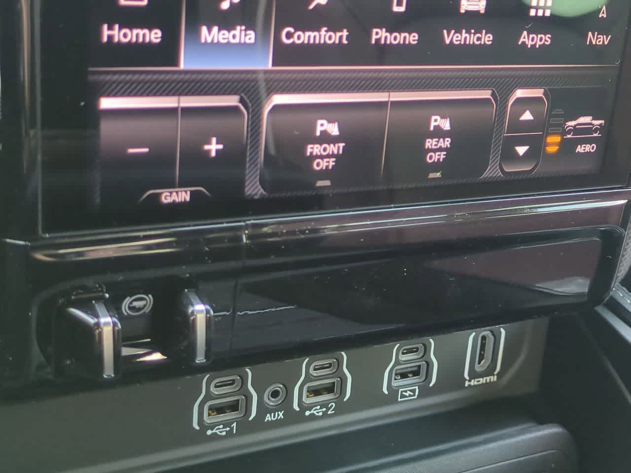 Thumbnail: 2026 RAM 1500 - 17