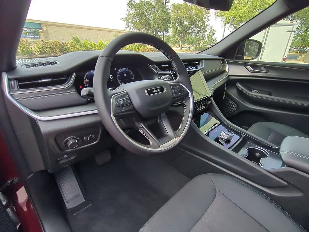 Thumbnail: 2025 Jeep Grand Cherokee L - 10