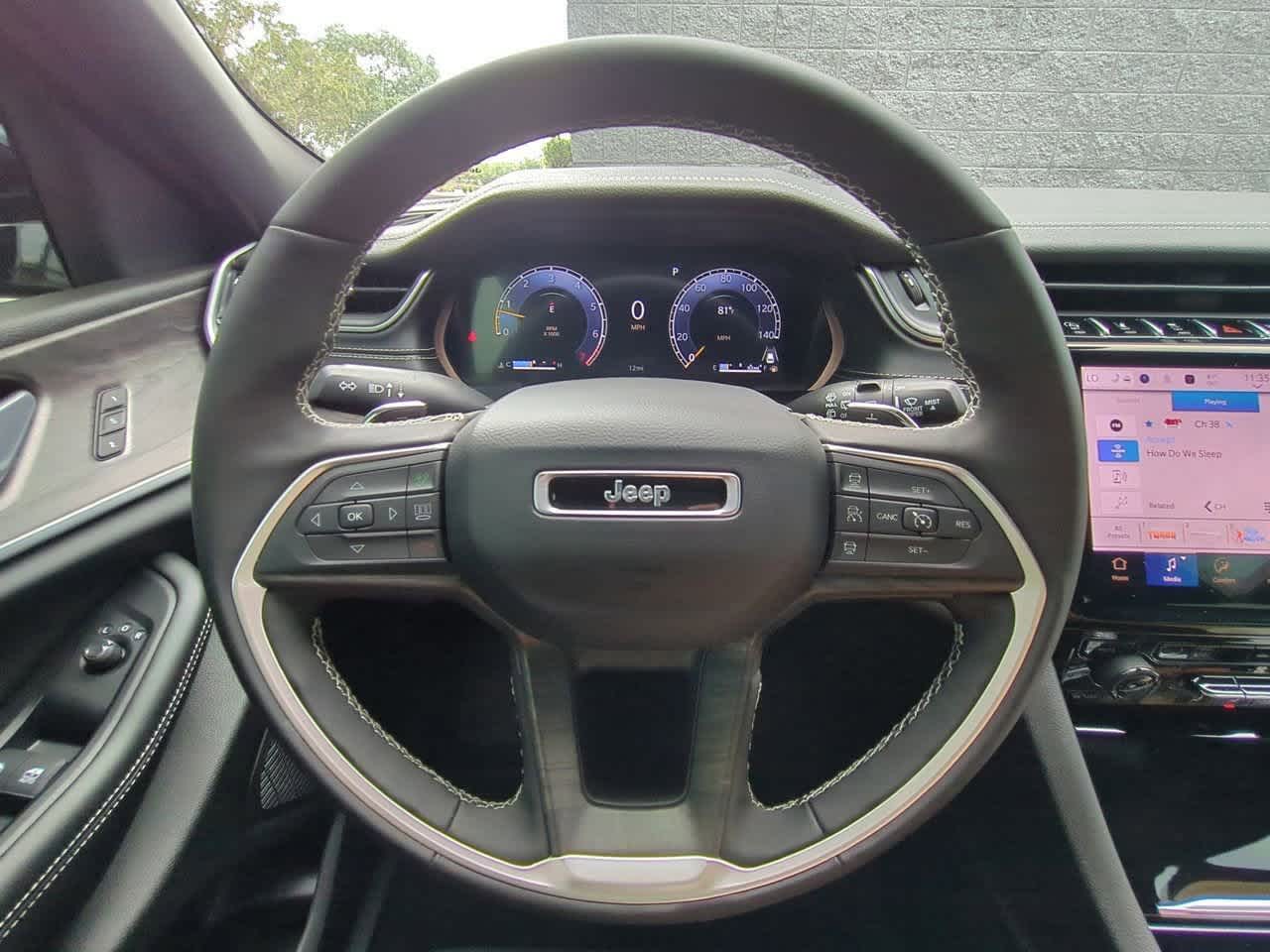 2025 Jeep Grand Cherokee Limited Edition 24