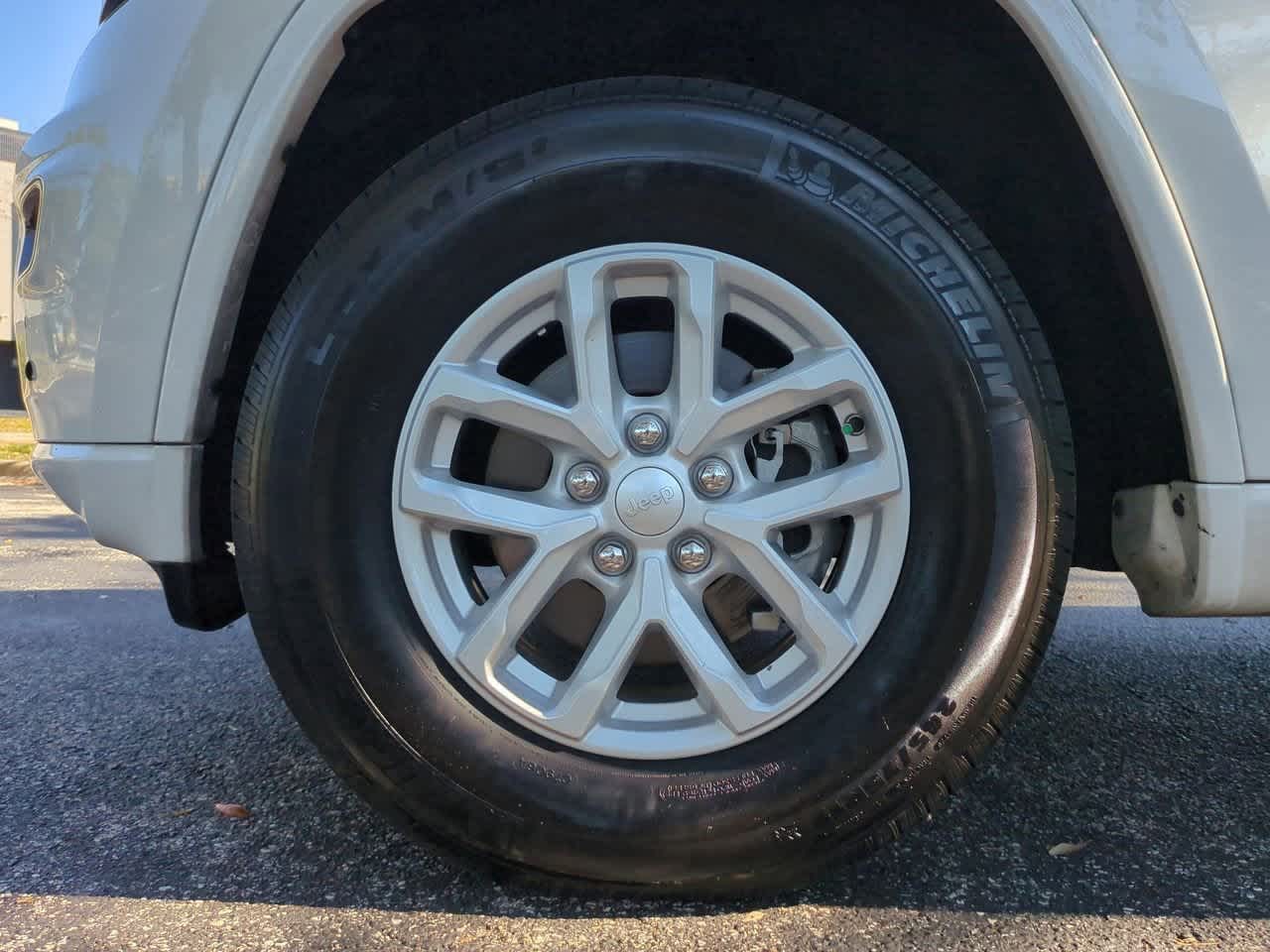 Thumbnail: 2020 Jeep Grand Cherokee - 14