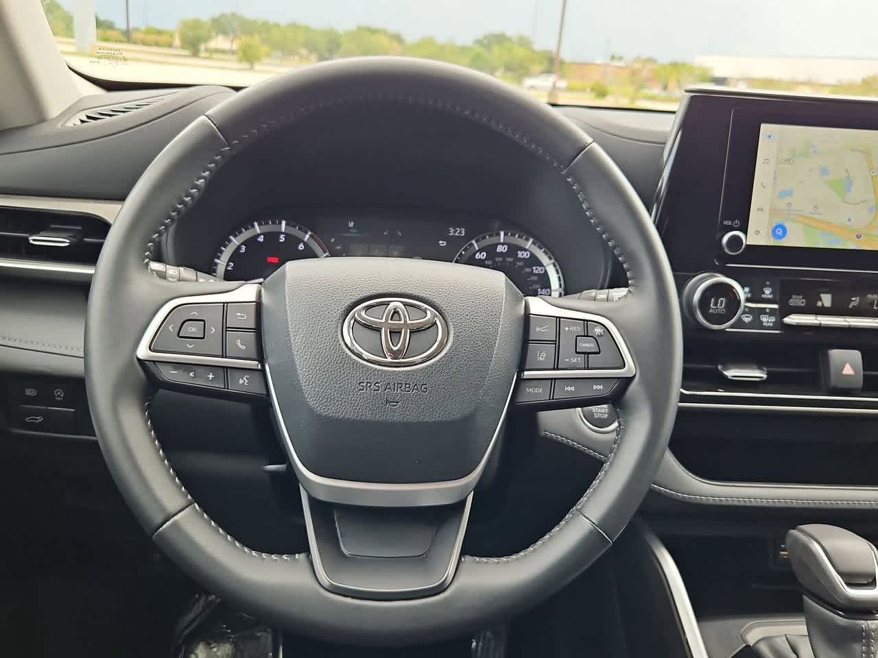 Thumbnail: 2023 Toyota Highlander - 23