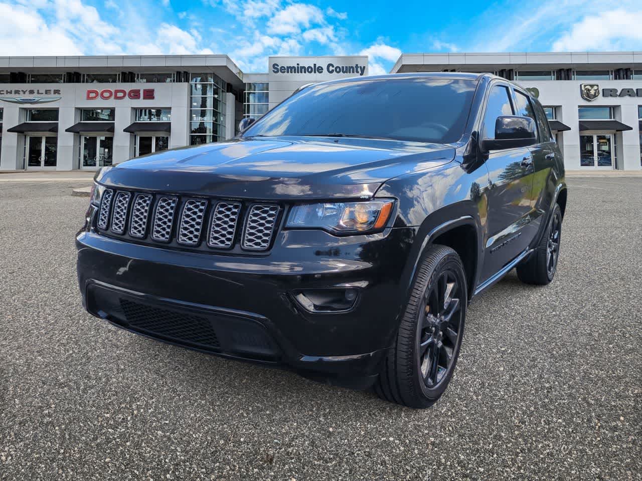 Thumbnail: 2022 Jeep Grand Cherokee - 4