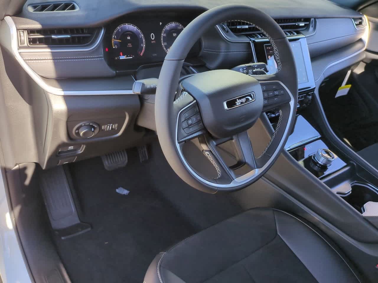 Thumbnail: 2025 Jeep Grand Cherokee L - 10