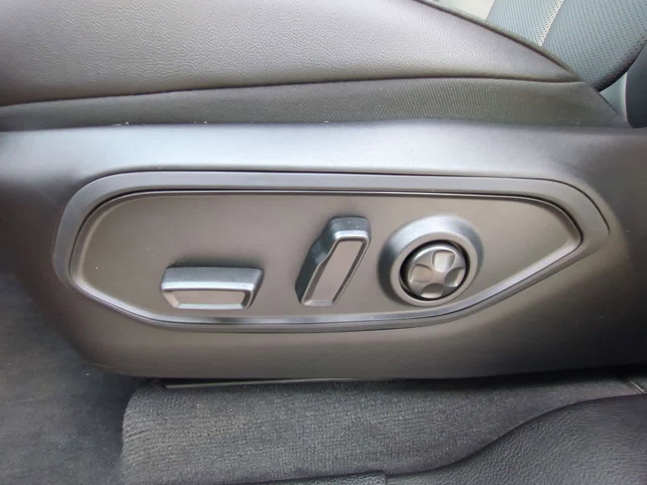 Thumbnail: 2025 Jeep Grand Cherokee - 18