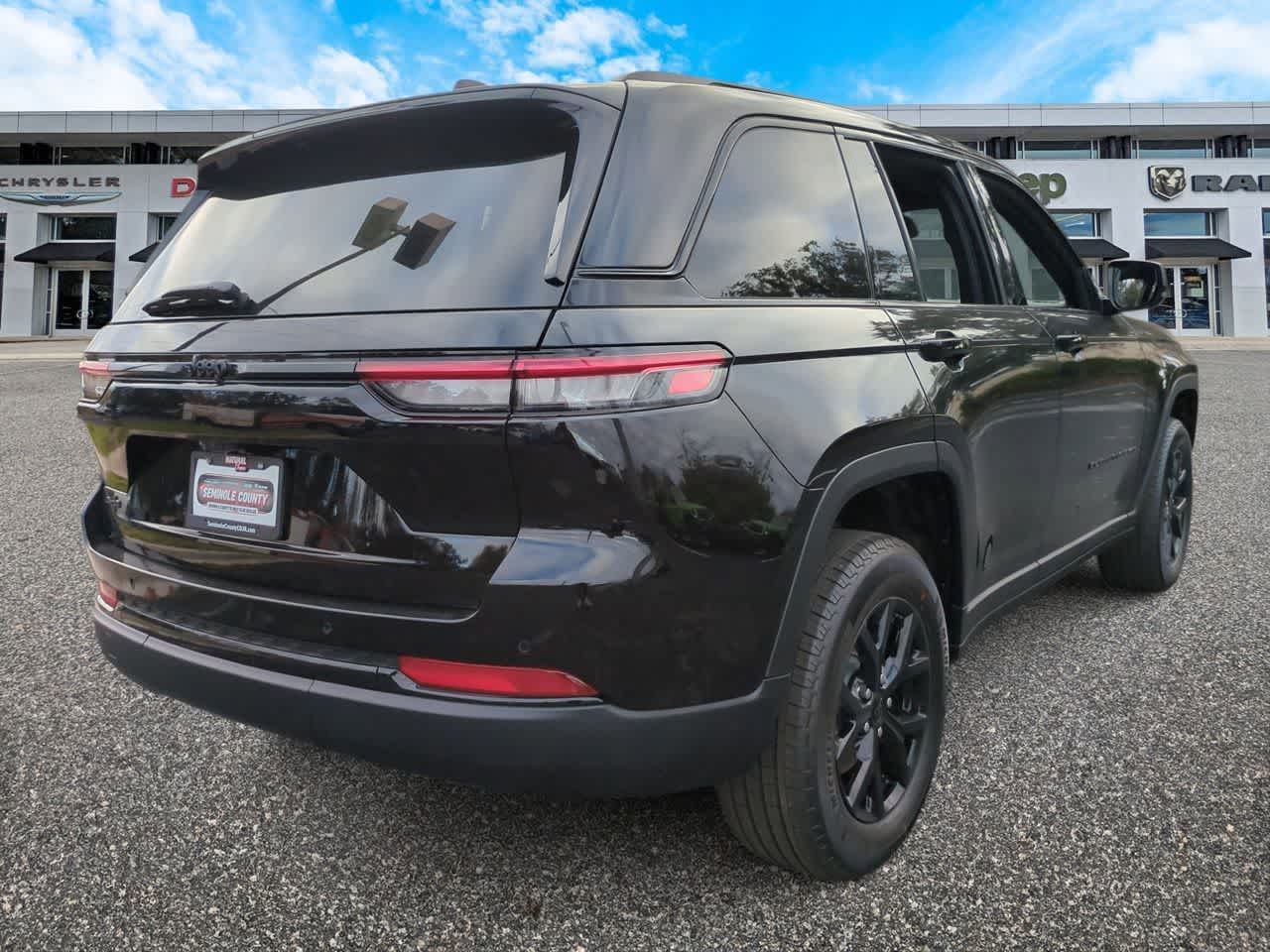 Thumbnail: 2025 Jeep Grand Cherokee - 8