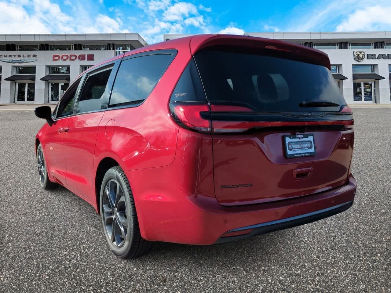 Thumbnail: 2026 Chrysler Pacifica - 6