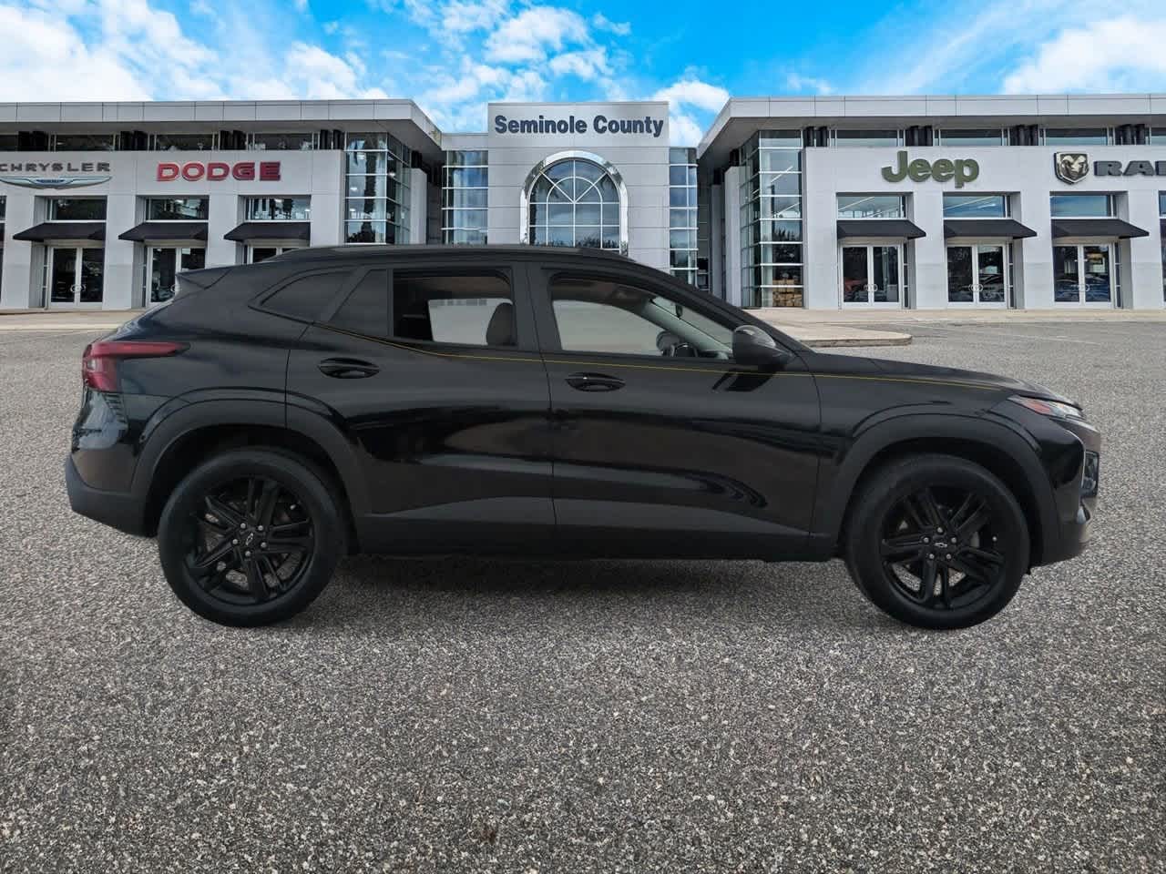 Thumbnail: 2025 Chevrolet Trax - 9