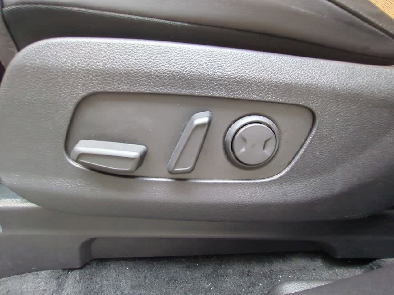 2024 Kia Carnival LX 18