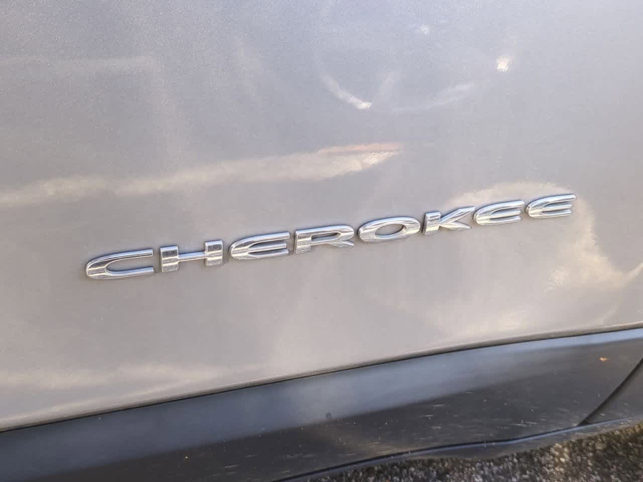 Thumbnail: 2017 Jeep Cherokee - 13