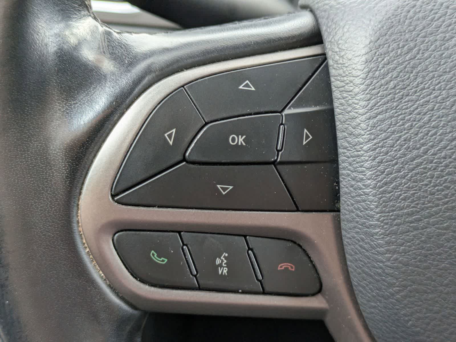 Thumbnail: 2021 Jeep Cherokee - 9