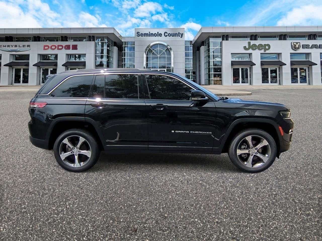 Thumbnail: 2025 Jeep Grand Cherokee - 9