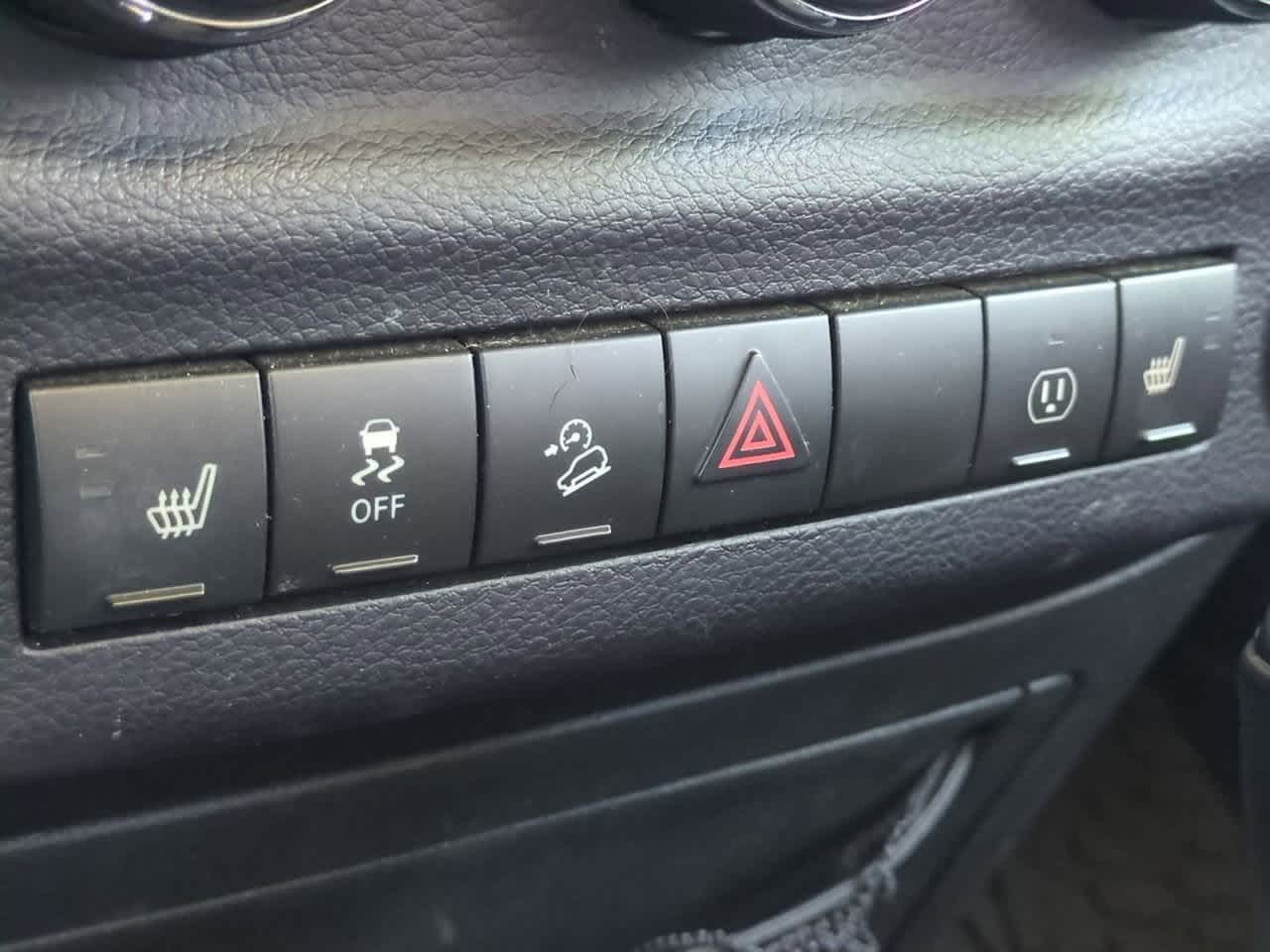 Thumbnail: 2017 Jeep Wrangler - 18