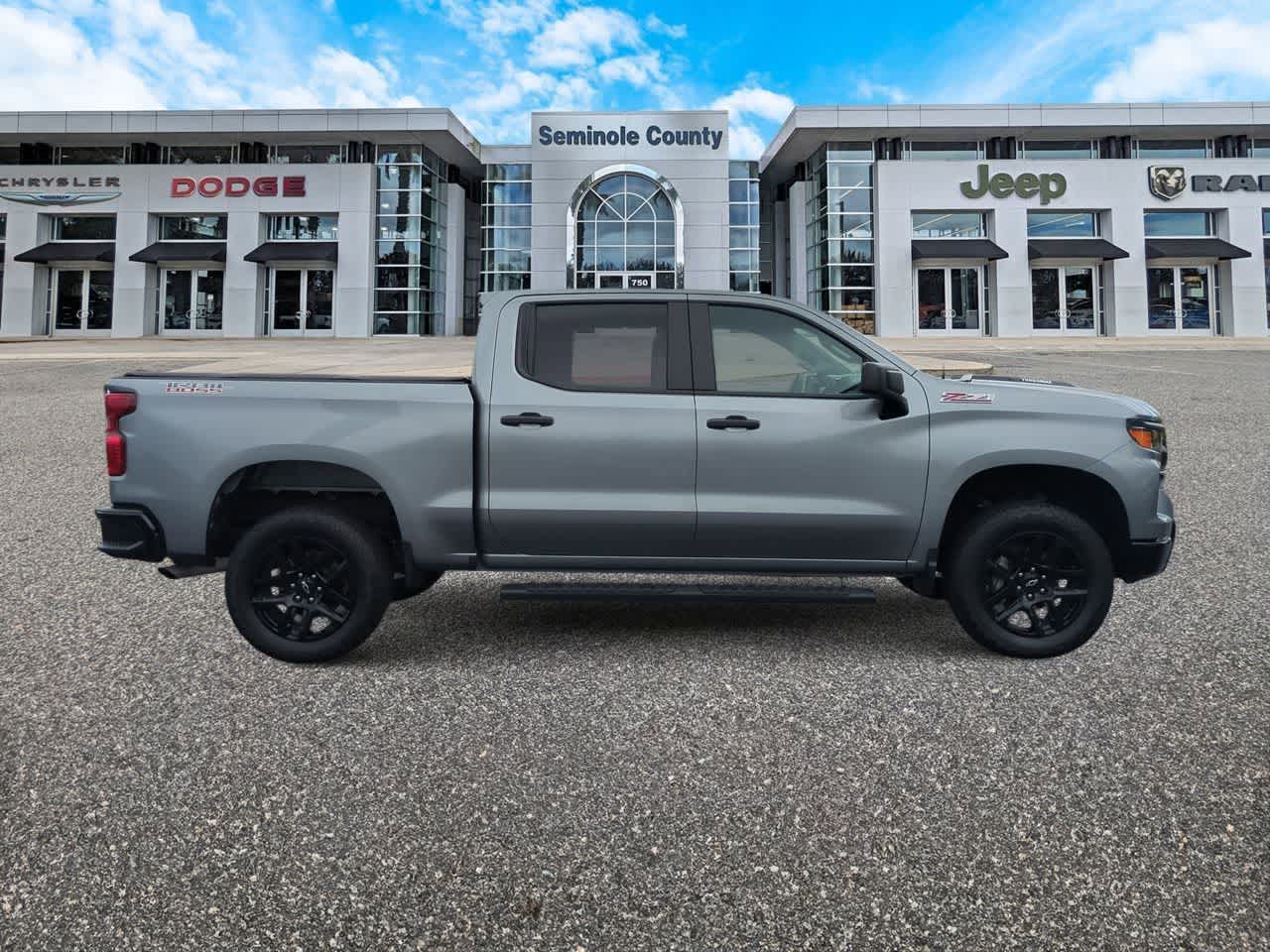 Thumbnail: 2025 Chevrolet Silverado 1500 - 9