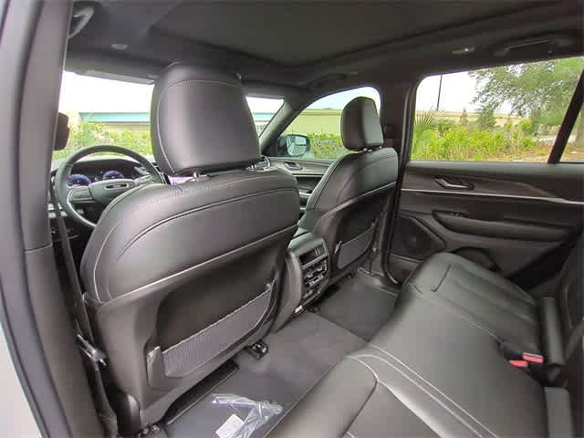 Thumbnail: 2025 Jeep Grand Cherokee - 19