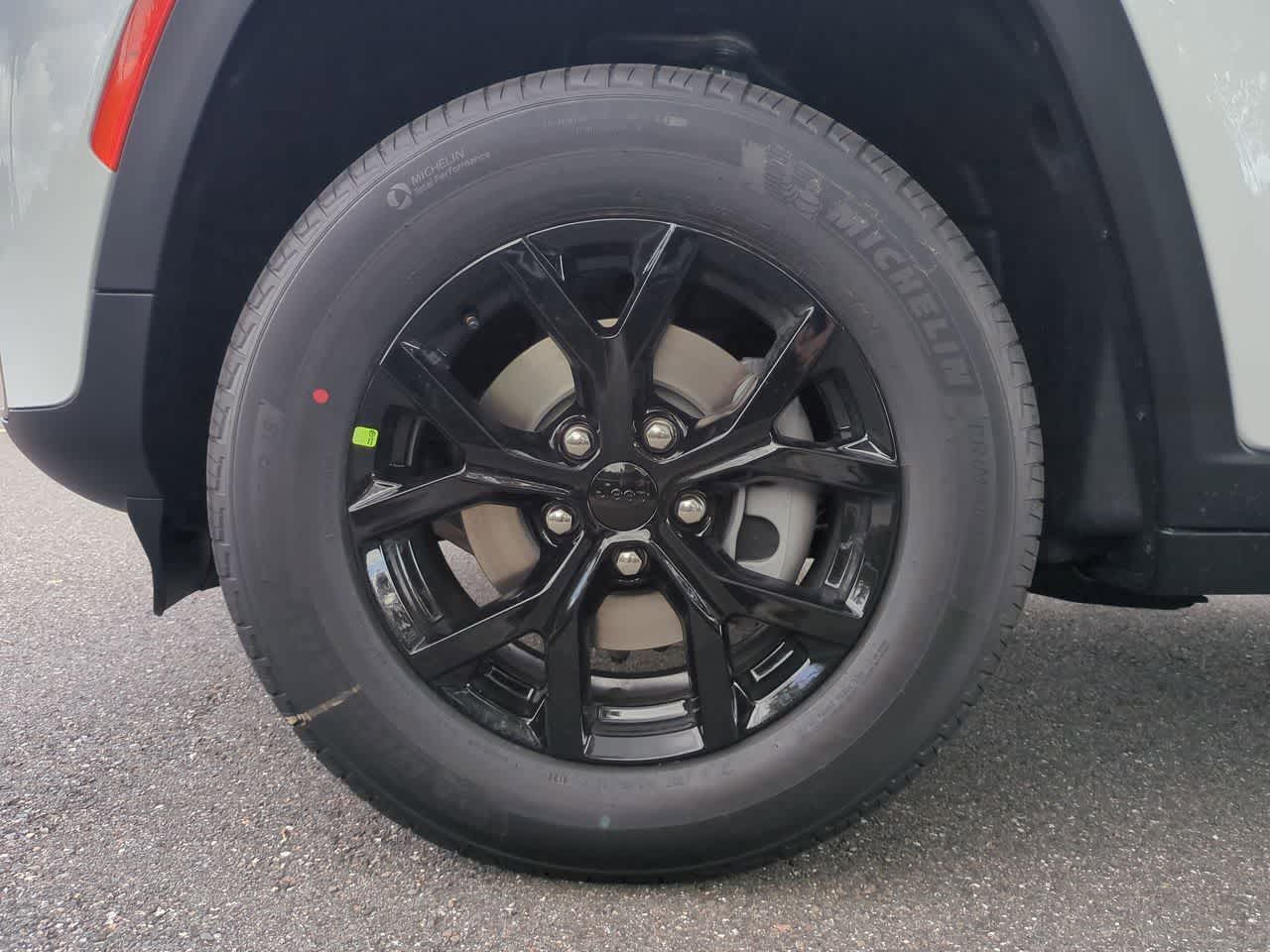 Thumbnail: 2026 Jeep Grand Cherokee - 14