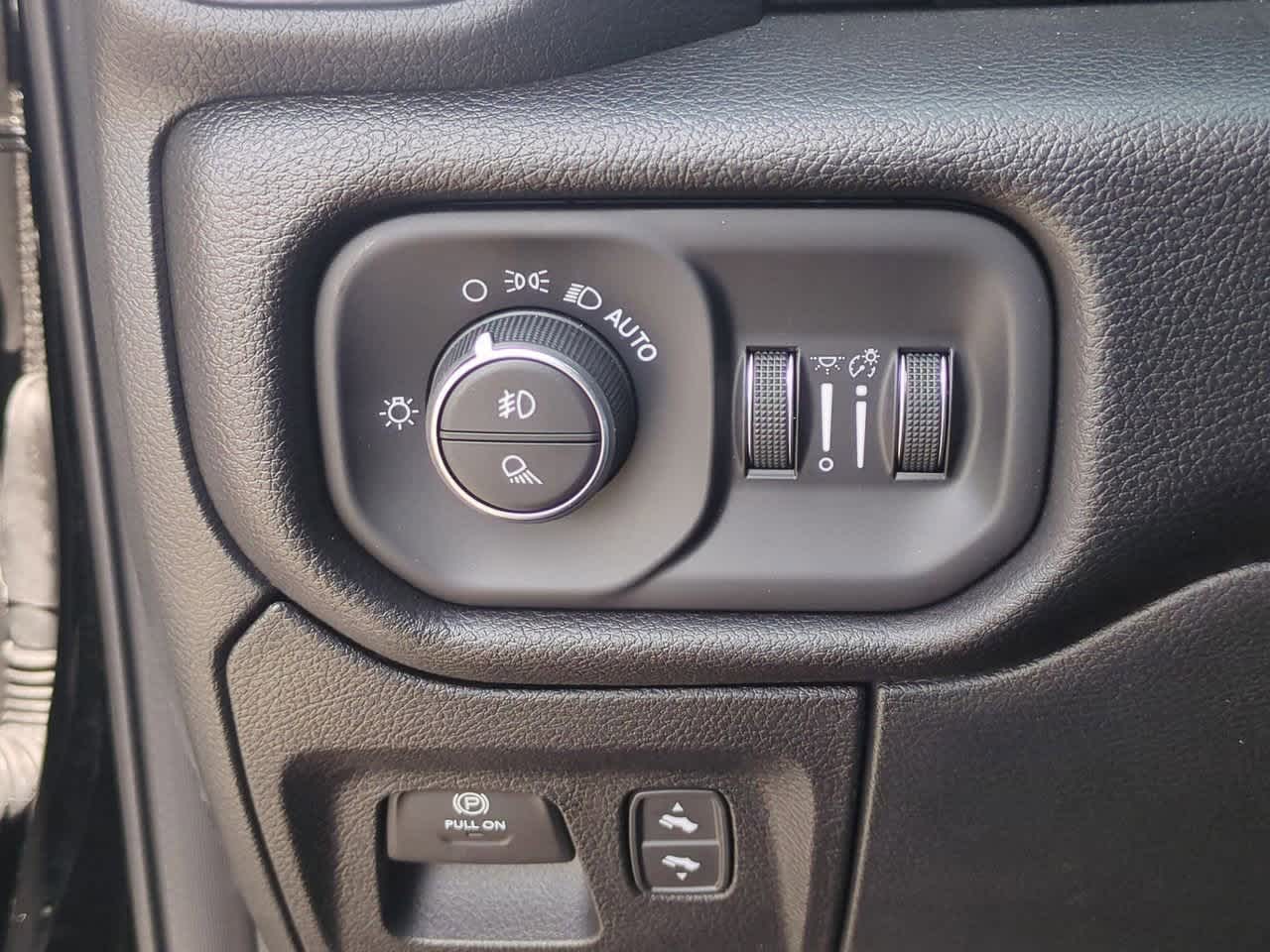 Thumbnail: 2026 RAM 1500 - 18