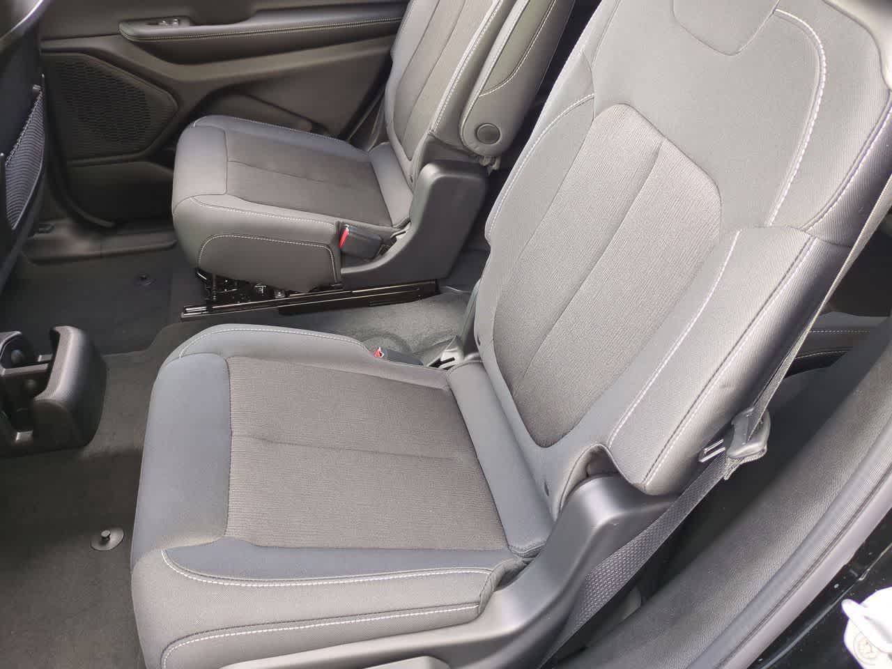 Thumbnail: 2025 Jeep Grand Cherokee L - 21