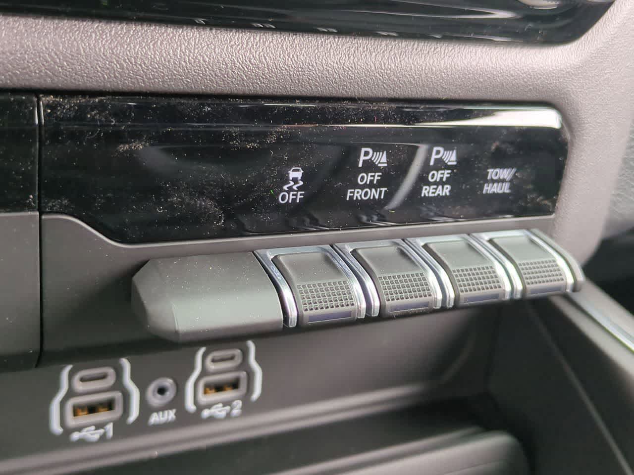 Thumbnail: 2026 RAM 1500 - 17