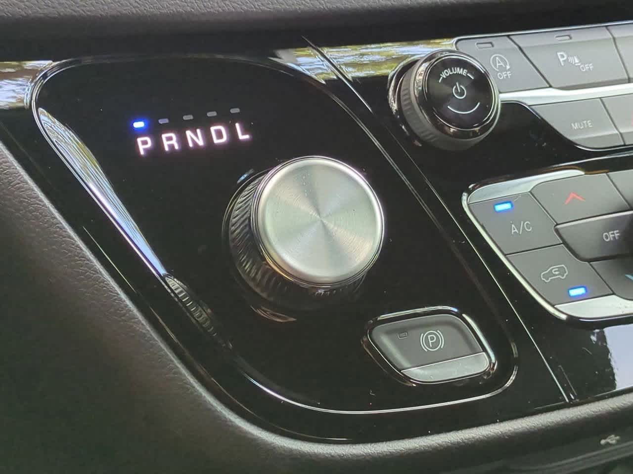 Thumbnail: 2026 Chrysler Voyager - 32