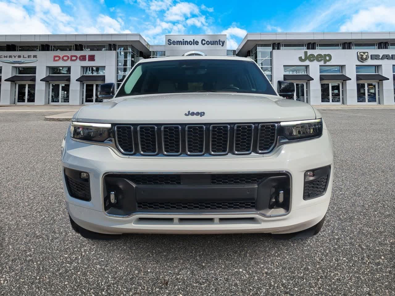 Thumbnail: 2022 Jeep Grand Cherokee L - 3