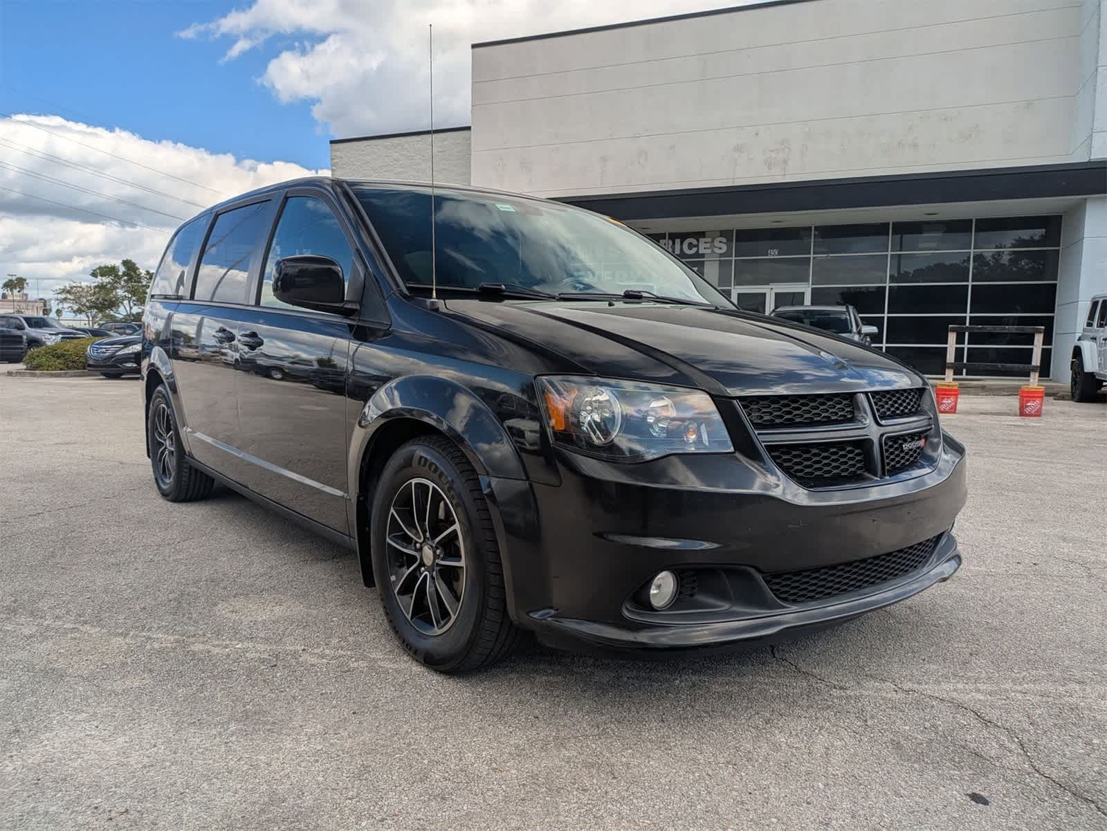 Thumbnail: 2019 Dodge Grand Caravan - 3