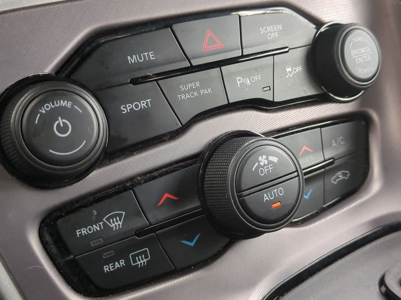 Thumbnail: 2022 Dodge Challenger - 18