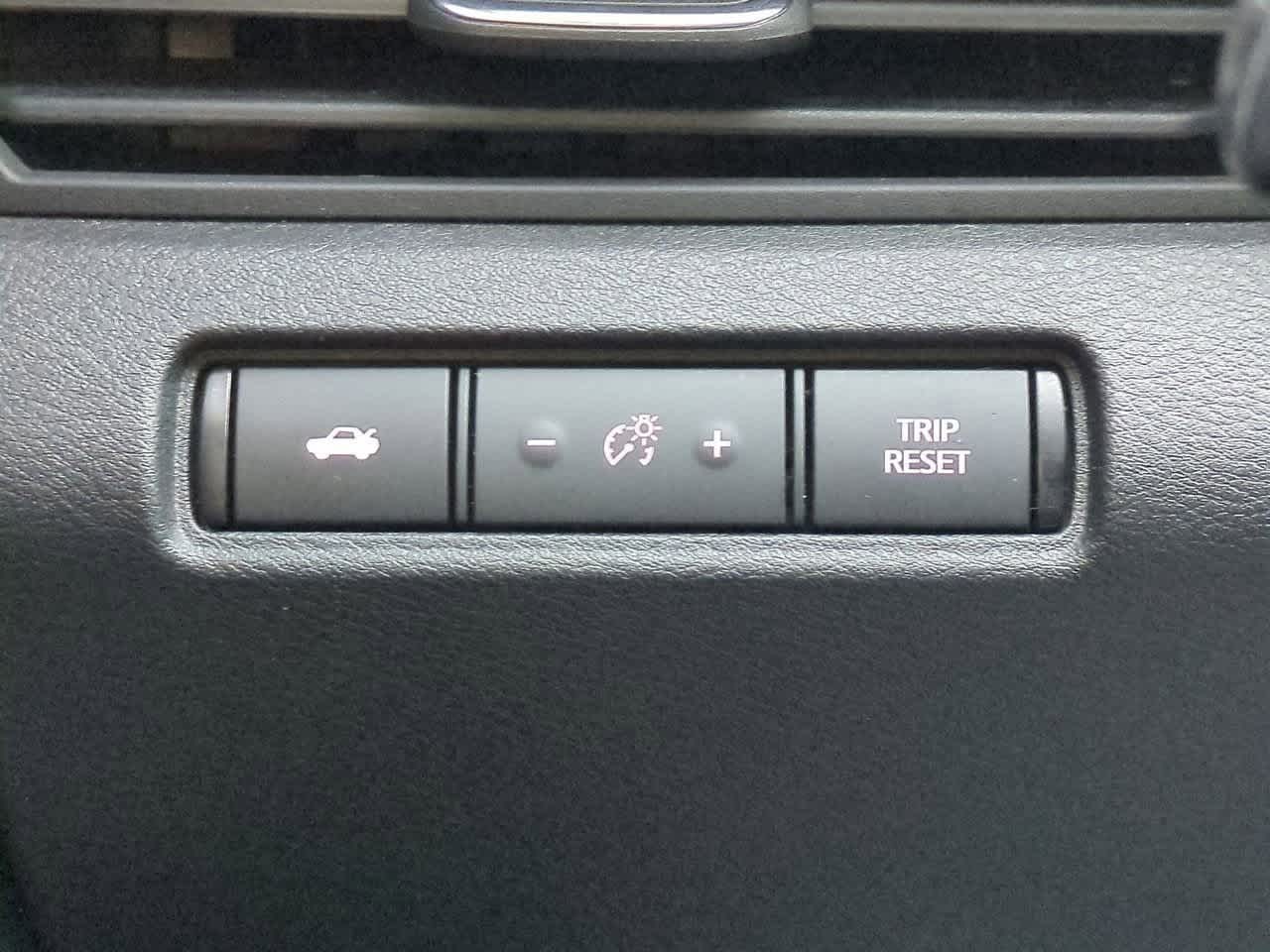 Thumbnail: 2019 Nissan Altima - 18