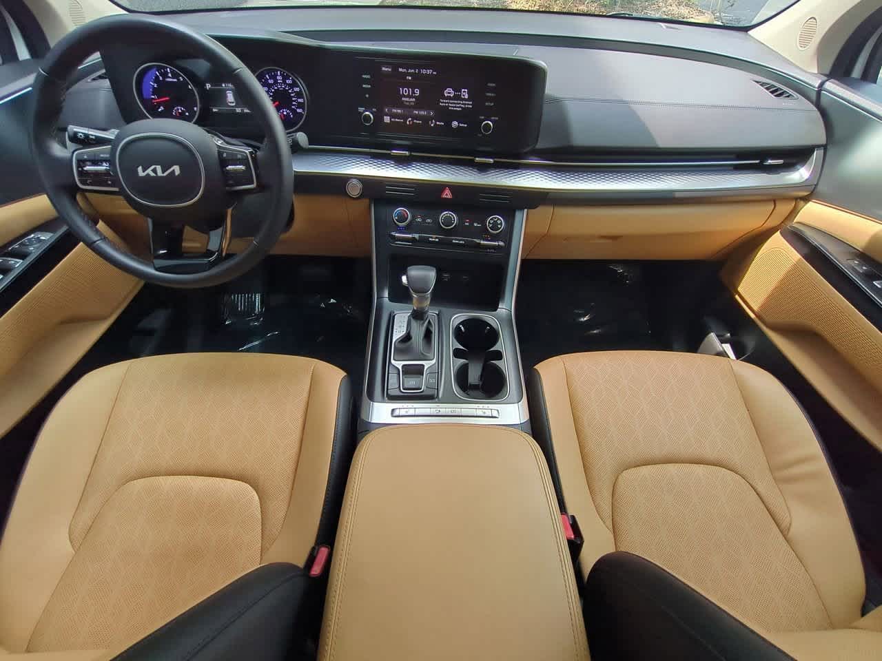 2024 Kia Carnival LX 16