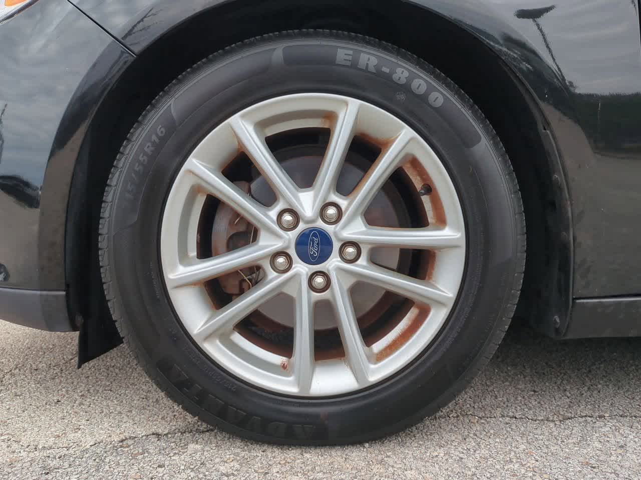 Thumbnail: 2015 Ford Focus - 14