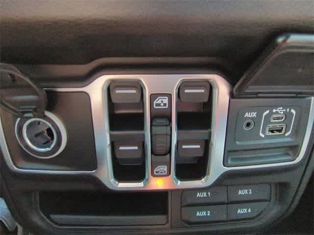 Thumbnail: 2025 Jeep Wrangler - 31