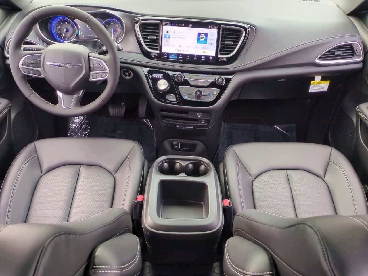 Thumbnail: 2026 Chrysler Pacifica - 16