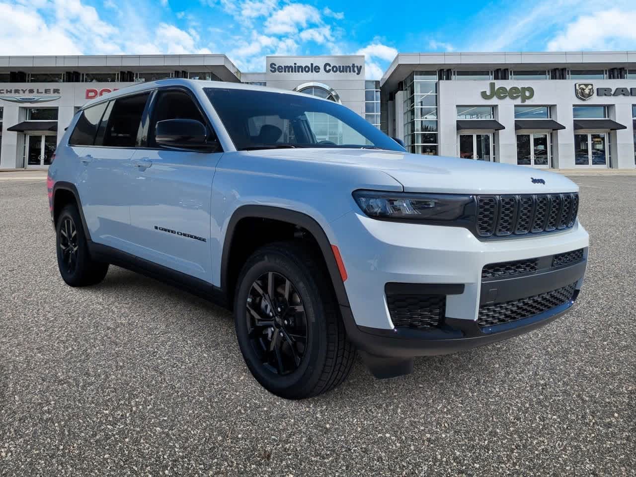 Thumbnail: 2025 Jeep Grand Cherokee L - 2