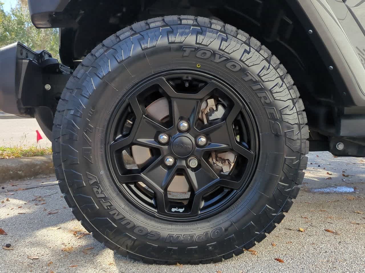 Thumbnail: 2023 Jeep Gladiator - 14