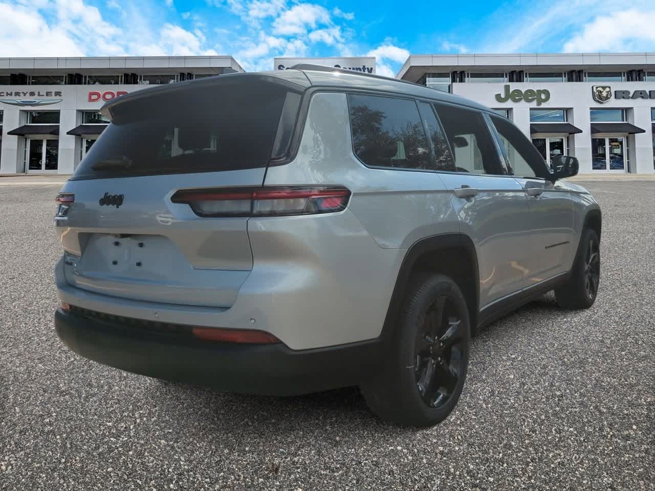 Thumbnail: 2025 Jeep Grand Cherokee L - 8