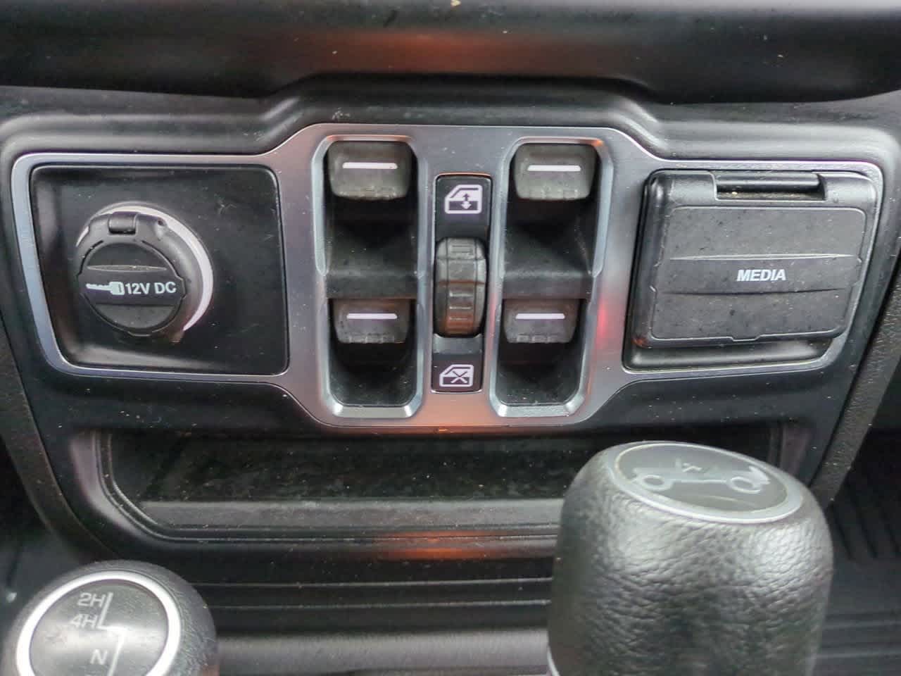 Thumbnail: 2020 Jeep Wrangler - 28