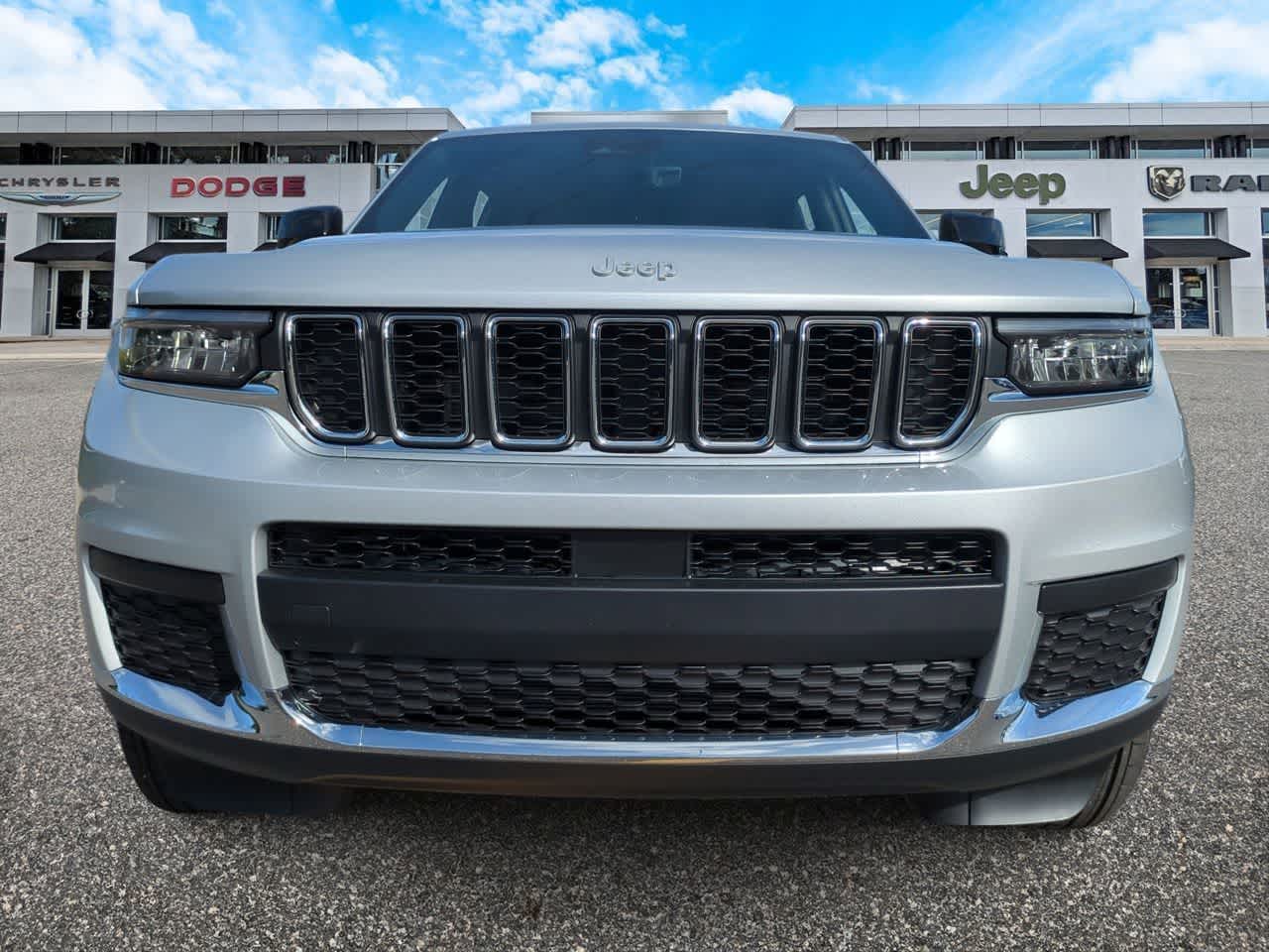 Thumbnail: 2025 Jeep Grand Cherokee L - 3