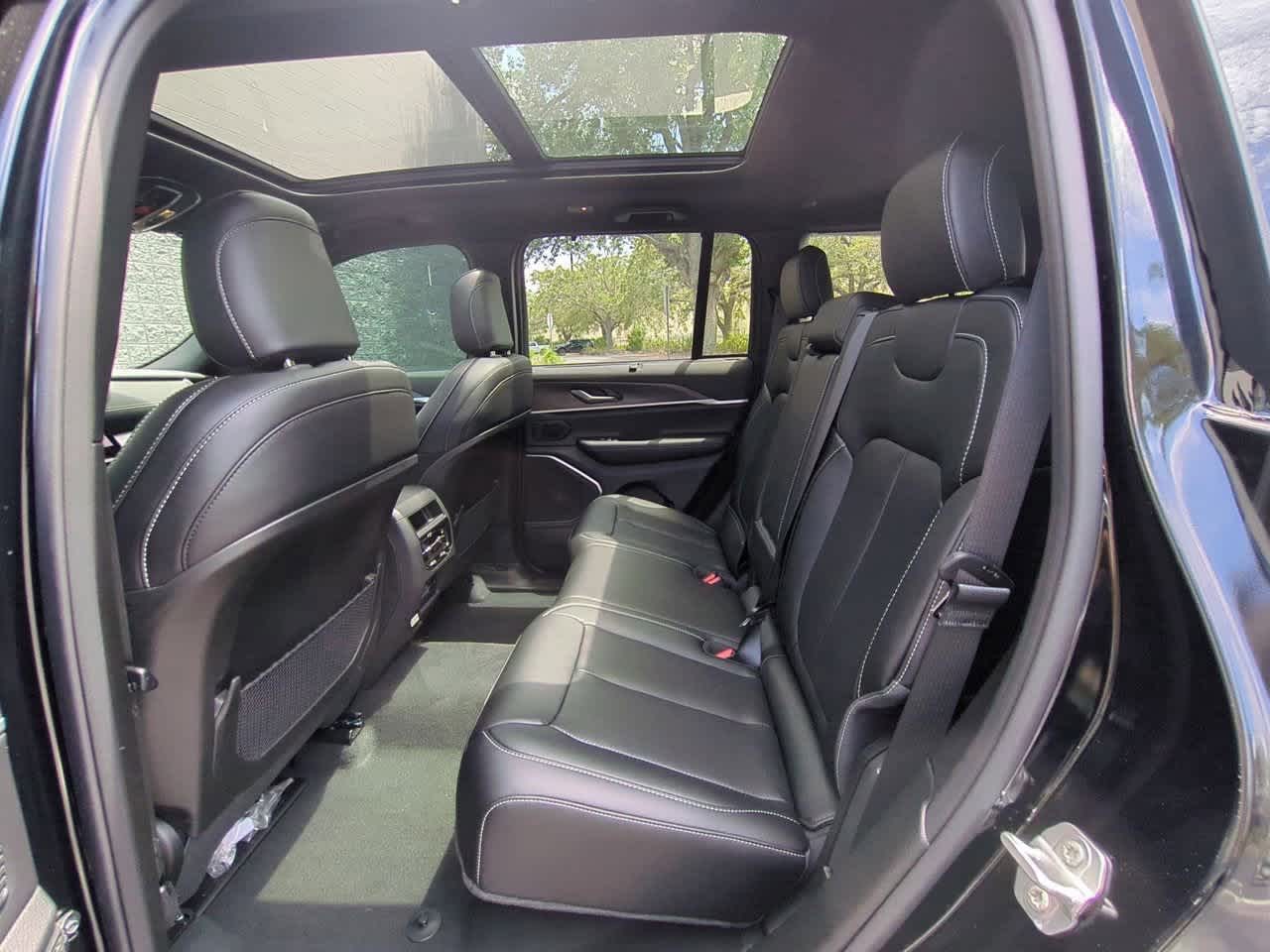 Thumbnail: 2025 Jeep Grand Cherokee - 21